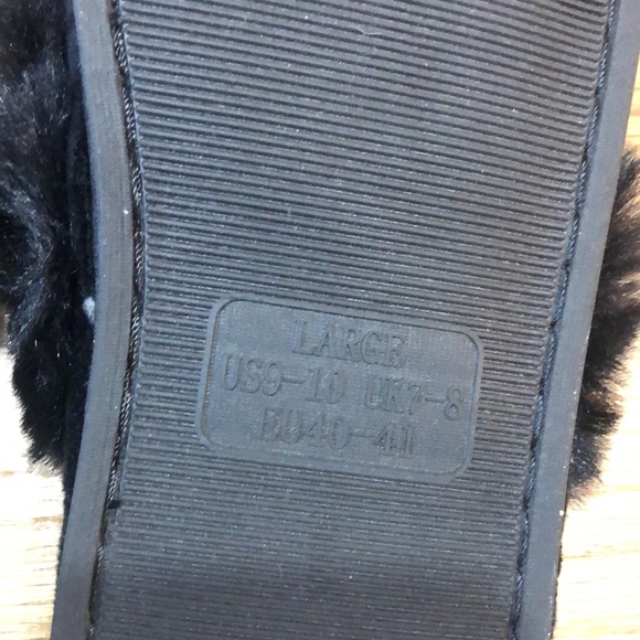 Pink fluffy cross cross strap slippers and black fluffy black cross slippers - Picture 11 of 11